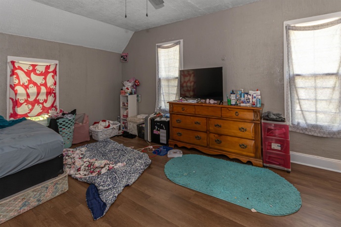 1309 Benton, ROCKFORD, Illinois 61107, 3 Bedrooms Bedrooms, ,1 BathroomBathrooms,House,For Sale,Benton,202604326