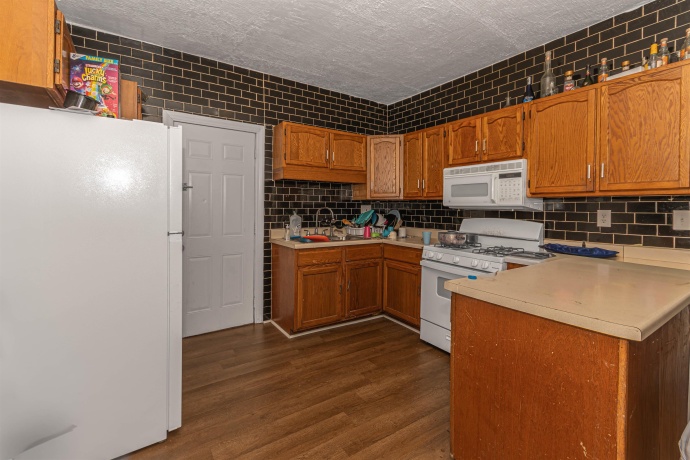 1309 Benton, ROCKFORD, Illinois 61107, 3 Bedrooms Bedrooms, ,1 BathroomBathrooms,House,For Sale,Benton,202604326