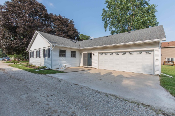 505 2nd, MENDOTA, Illinois 61342, 3 Bedrooms Bedrooms, ,1 BathroomBathrooms,House,For Sale,2nd,202604866