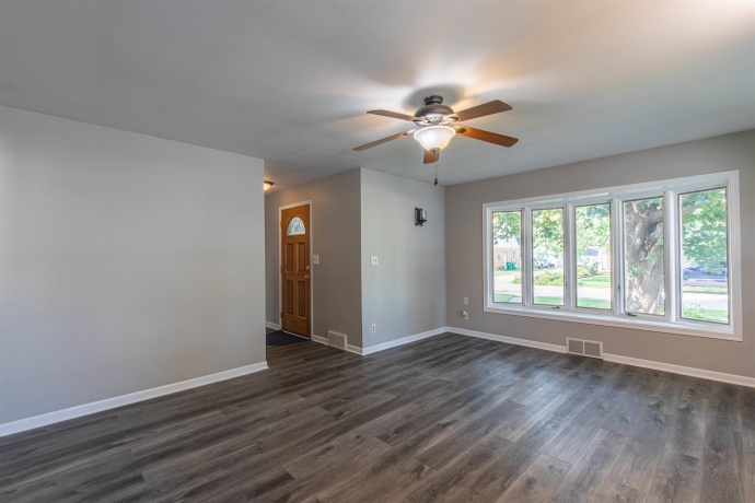 505 2nd, MENDOTA, Illinois 61342, 3 Bedrooms Bedrooms, ,1 BathroomBathrooms,House,For Sale,2nd,202604866