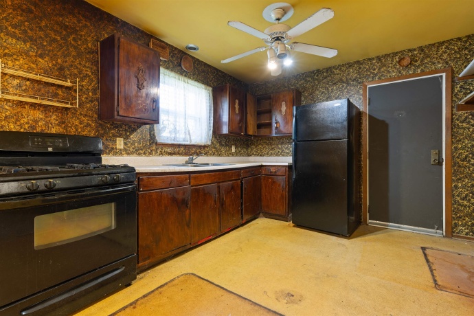 2714 Ashland, ROCKFORD, Illinois 61101, 4 Bedrooms Bedrooms, ,1 BathroomBathrooms,House,For Sale,Ashland,202603410