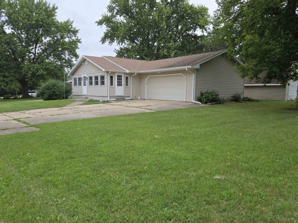 2722 Bavarian, ROCKFORD, Illinois 61109, 3 Bedrooms Bedrooms, ,2 BathroomsBathrooms,House,For Sale,Bavarian,202604870