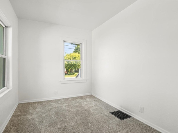 655 West Clark, FREEPORT, Illinois 61046, 2 Bedrooms Bedrooms, ,1 BathroomBathrooms,House,For Sale,West Clark,202604872