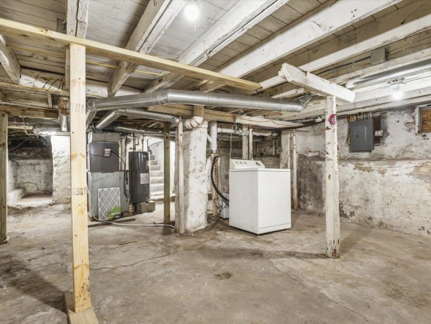 655 West Clark, FREEPORT, Illinois 61046, 2 Bedrooms Bedrooms, ,1 BathroomBathrooms,House,For Sale,West Clark,202604872
