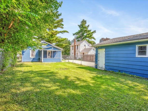 655 West Clark, FREEPORT, Illinois 61046, 2 Bedrooms Bedrooms, ,1 BathroomBathrooms,House,For Sale,West Clark,202604872