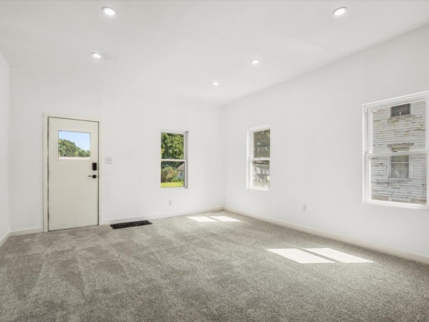 655 West Clark, FREEPORT, Illinois 61046, 2 Bedrooms Bedrooms, ,1 BathroomBathrooms,House,For Sale,West Clark,202604872