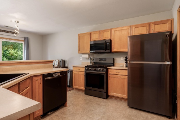 9006 Leicester, ROSCOE, Illinois 61073, 3 Bedrooms Bedrooms, ,2 BathroomsBathrooms,Condominium,For Sale,Leicester,202604878