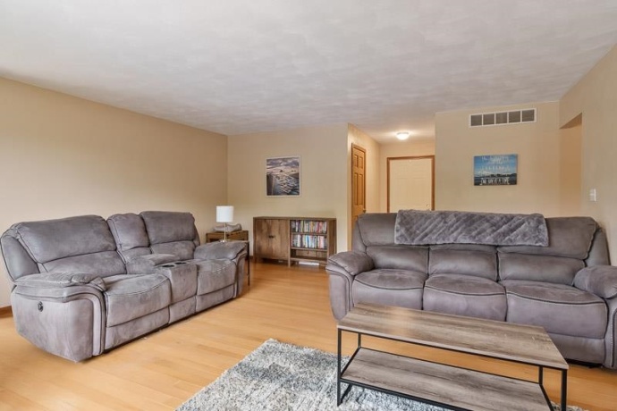3078 DERBYSHIRE, MACHESNEY PARK, Illinois 61115, 3 Bedrooms Bedrooms, ,3 BathroomsBathrooms,House,For Sale,DERBYSHIRE,202604884