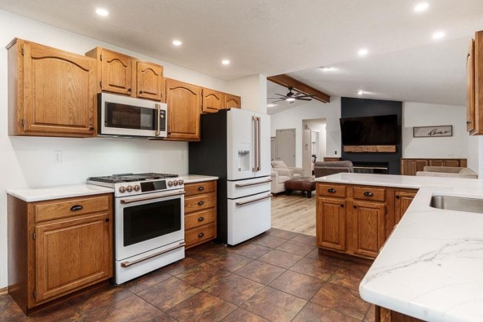 7242 MOSS CANYON, CHERRY VALLEY, Illinois 61016, 3 Bedrooms Bedrooms, ,3 BathroomsBathrooms,House,For Sale,MOSS CANYON,202604885