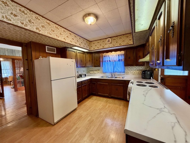 109 Rapp, MOUNT CARROLL, Illinois 61053, 3 Bedrooms Bedrooms, ,2 BathroomsBathrooms,House,For Sale,Rapp,202604887
