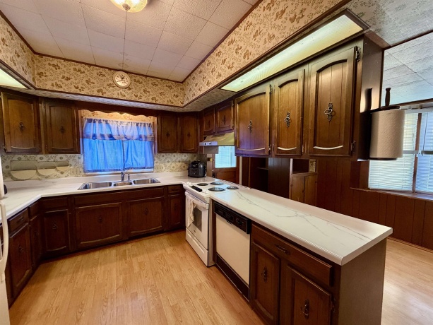 109 Rapp, MOUNT CARROLL, Illinois 61053, 3 Bedrooms Bedrooms, ,2 BathroomsBathrooms,House,For Sale,Rapp,202604887