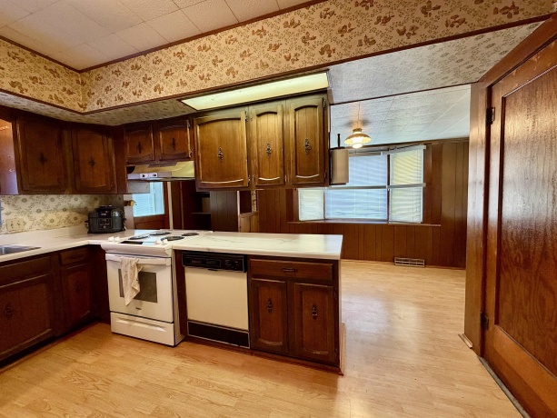109 Rapp, MOUNT CARROLL, Illinois 61053, 3 Bedrooms Bedrooms, ,2 BathroomsBathrooms,House,For Sale,Rapp,202604887