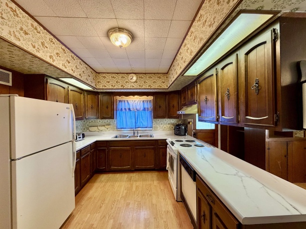 109 Rapp, MOUNT CARROLL, Illinois 61053, 3 Bedrooms Bedrooms, ,2 BathroomsBathrooms,House,For Sale,Rapp,202604887