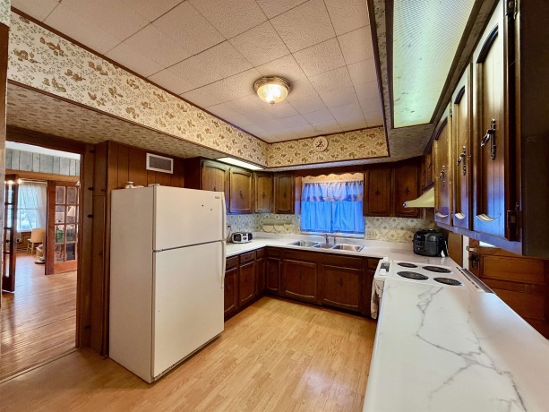 109 Rapp, MOUNT CARROLL, Illinois 61053, 3 Bedrooms Bedrooms, ,2 BathroomsBathrooms,House,For Sale,Rapp,202604887