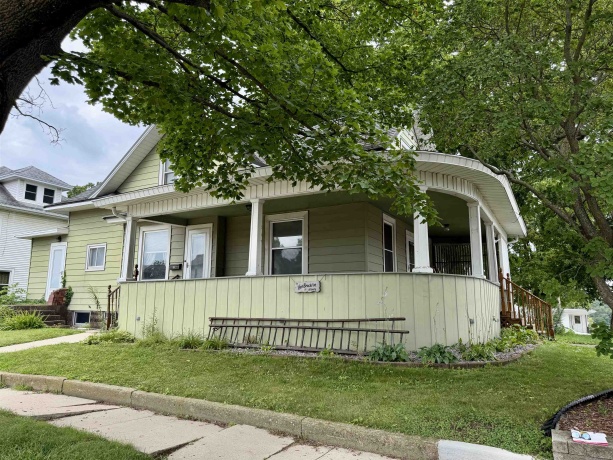 109 Rapp, MOUNT CARROLL, Illinois 61053, 3 Bedrooms Bedrooms, ,2 BathroomsBathrooms,House,For Sale,Rapp,202604887