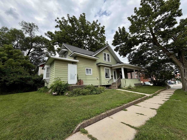109 Rapp, MOUNT CARROLL, Illinois 61053, 3 Bedrooms Bedrooms, ,2 BathroomsBathrooms,House,For Sale,Rapp,202604887