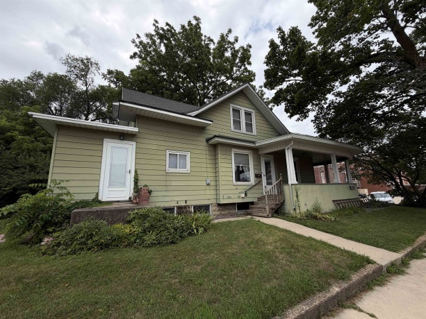 109 Rapp, MOUNT CARROLL, Illinois 61053, 3 Bedrooms Bedrooms, ,2 BathroomsBathrooms,House,For Sale,Rapp,202604887