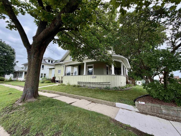 109 Rapp, MOUNT CARROLL, Illinois 61053, 3 Bedrooms Bedrooms, ,2 BathroomsBathrooms,House,For Sale,Rapp,202604887