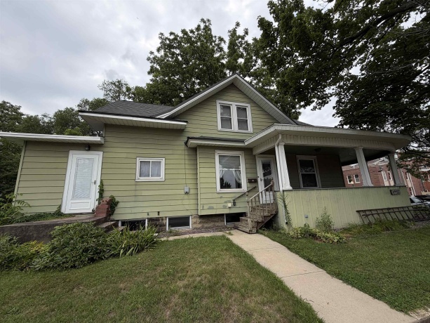 109 Rapp, MOUNT CARROLL, Illinois 61053, 3 Bedrooms Bedrooms, ,2 BathroomsBathrooms,House,For Sale,Rapp,202604887