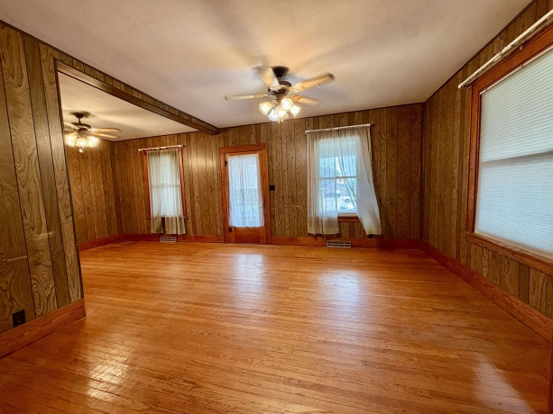 109 Rapp, MOUNT CARROLL, Illinois 61053, 3 Bedrooms Bedrooms, ,2 BathroomsBathrooms,House,For Sale,Rapp,202604887