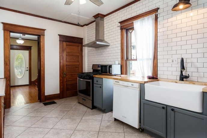 1034 Whitney Blvd, BELVIDERE, Illinois 61008, 3 Bedrooms Bedrooms, ,1 BathroomBathrooms,House,For Sale,Whitney Blvd,202604298