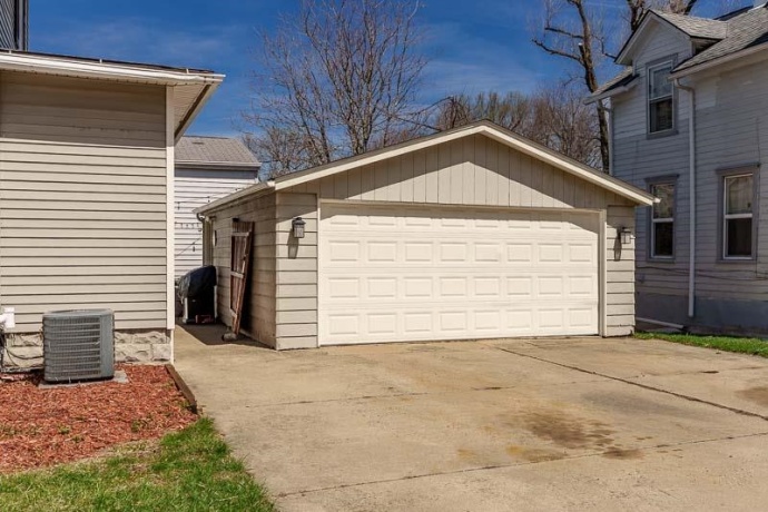 1034 Whitney Blvd, BELVIDERE, Illinois 61008, 3 Bedrooms Bedrooms, ,1 BathroomBathrooms,House,For Sale,Whitney Blvd,202604298