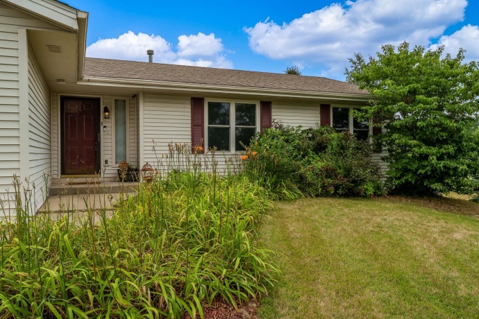 9960 Flint, ROSCOE, Illinois 61073, 3 Bedrooms Bedrooms, ,2 BathroomsBathrooms,House,For Sale,Flint,202604449