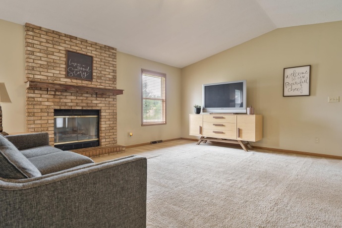 9960 Flint, ROSCOE, Illinois 61073, 3 Bedrooms Bedrooms, ,2 BathroomsBathrooms,House,For Sale,Flint,202604449