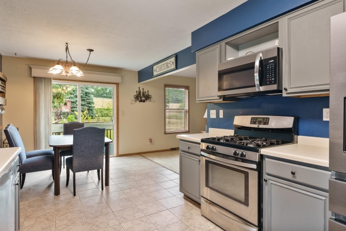9960 Flint, ROSCOE, Illinois 61073, 3 Bedrooms Bedrooms, ,2 BathroomsBathrooms,House,For Sale,Flint,202604449