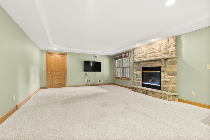 2364 Cairnwell, BELVIDERE, Illinois 61008, 4 Bedrooms Bedrooms, ,3 BathroomsBathrooms,House,For Sale,Cairnwell,202604892