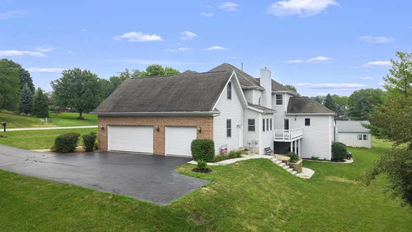 2364 Cairnwell, BELVIDERE, Illinois 61008, 4 Bedrooms Bedrooms, ,3 BathroomsBathrooms,House,For Sale,Cairnwell,202604892