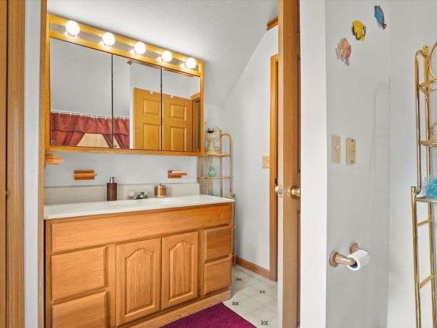 300 4th, ROCK FALLS, Illinois 61071, 3 Bedrooms Bedrooms, ,2 BathroomsBathrooms,House,For Sale,4th,202604895