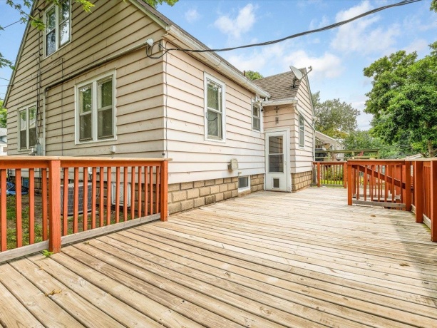300 4th, ROCK FALLS, Illinois 61071, 3 Bedrooms Bedrooms, ,2 BathroomsBathrooms,House,For Sale,4th,202604895