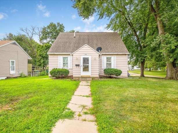300 4th, ROCK FALLS, Illinois 61071, 3 Bedrooms Bedrooms, ,2 BathroomsBathrooms,House,For Sale,4th,202604895