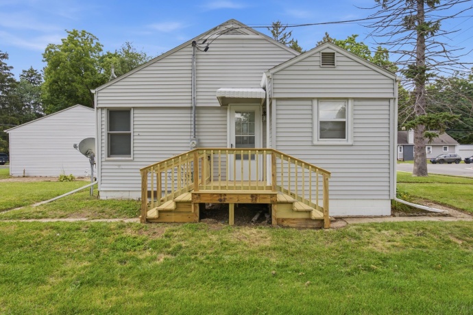 203 Pearl, LOVES PARK, Illinois 61111, 2 Bedrooms Bedrooms, ,1 BathroomBathrooms,House,For Sale,Pearl,202604898