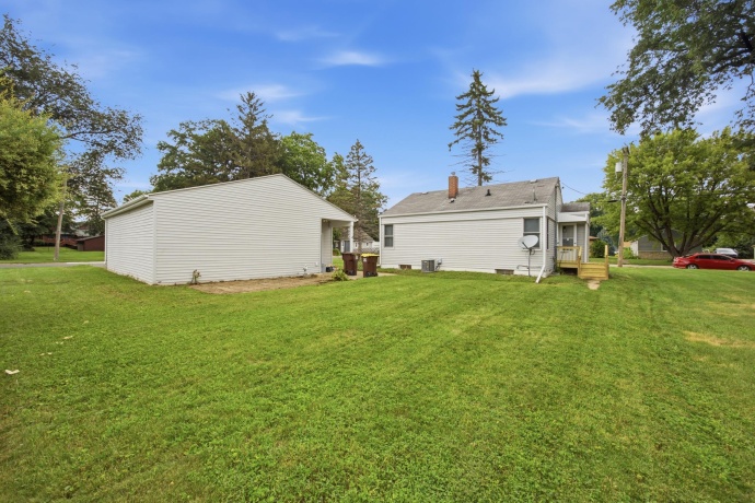 203 Pearl, LOVES PARK, Illinois 61111, 2 Bedrooms Bedrooms, ,1 BathroomBathrooms,House,For Sale,Pearl,202604898