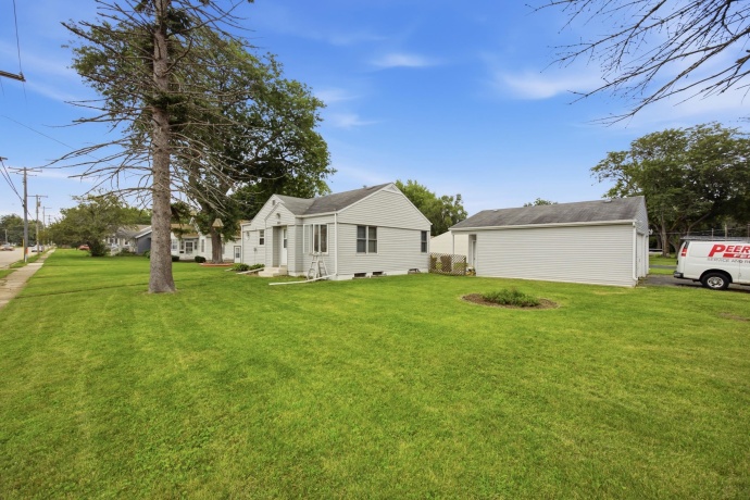 203 Pearl, LOVES PARK, Illinois 61111, 2 Bedrooms Bedrooms, ,1 BathroomBathrooms,House,For Sale,Pearl,202604898