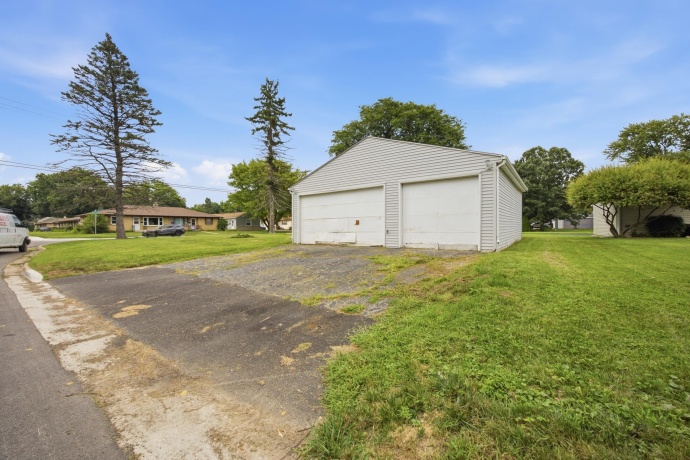 203 Pearl, LOVES PARK, Illinois 61111, 2 Bedrooms Bedrooms, ,1 BathroomBathrooms,House,For Sale,Pearl,202604898