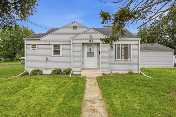 203 Pearl, LOVES PARK, Illinois 61111, 2 Bedrooms Bedrooms, ,1 BathroomBathrooms,House,For Sale,Pearl,202604898