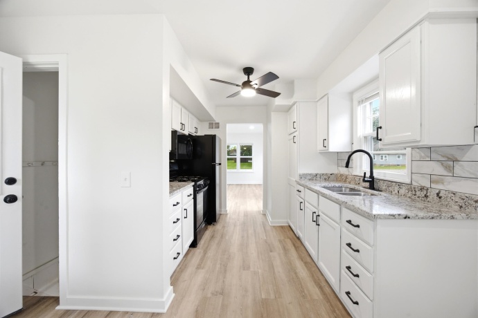 203 Pearl, LOVES PARK, Illinois 61111, 2 Bedrooms Bedrooms, ,1 BathroomBathrooms,House,For Sale,Pearl,202604898