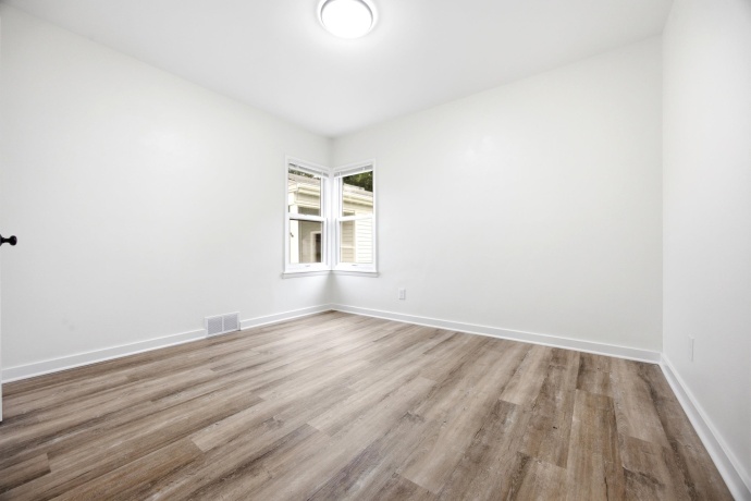 203 Pearl, LOVES PARK, Illinois 61111, 2 Bedrooms Bedrooms, ,1 BathroomBathrooms,House,For Sale,Pearl,202604898