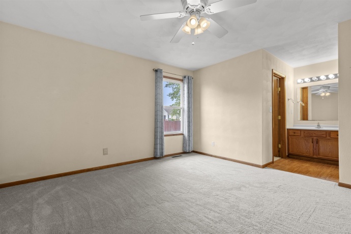 651 Purple Sage, ROSCOE, Illinois 61073, 3 Bedrooms Bedrooms, ,2 BathroomsBathrooms,House,For Sale,Purple Sage,202604900