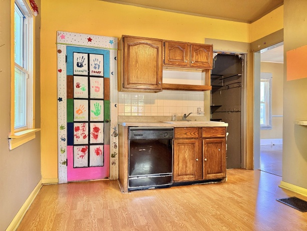 1904 12TH, ROCKFORD, Illinois 61104, 3 Bedrooms Bedrooms, ,2 BathroomsBathrooms,House,For Sale,12TH,202603116