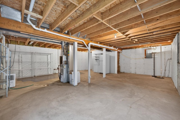 4432 Chesterfield, ROCKFORD, Illinois 61109, 3 Bedrooms Bedrooms, ,2 BathroomsBathrooms,House,For Sale,Chesterfield,202604831