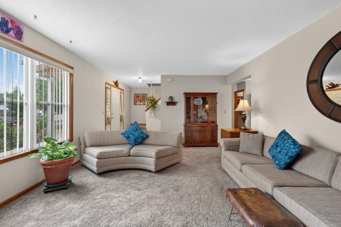 4432 Chesterfield, ROCKFORD, Illinois 61109, 3 Bedrooms Bedrooms, ,2 BathroomsBathrooms,House,For Sale,Chesterfield,202604831