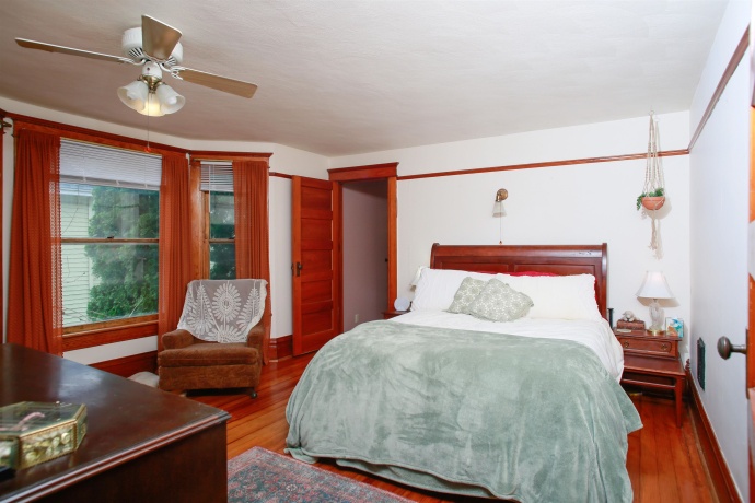 414 Oak, LENA, Illinois 61048, 5 Bedrooms Bedrooms, ,3 BathroomsBathrooms,House,For Sale,Oak,202604910