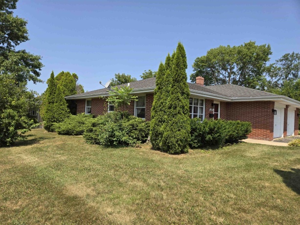 592 Donna, ROCKFORD, Illinois 61107, ,2 Units,For Sale,Donna,202604911