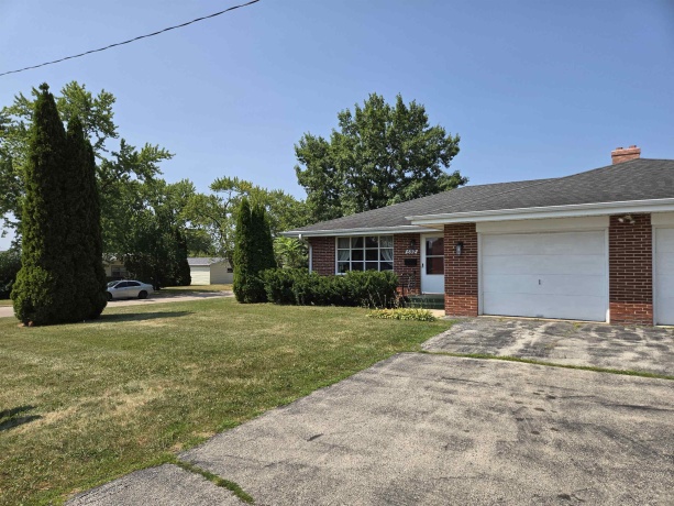 592 Donna, ROCKFORD, Illinois 61107, ,2 Units,For Sale,Donna,202604911
