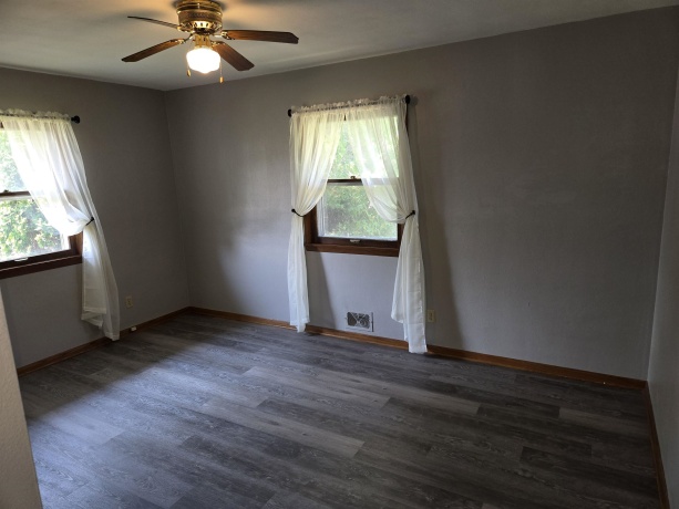 592 Donna, ROCKFORD, Illinois 61107, ,2 Units,For Sale,Donna,202604911