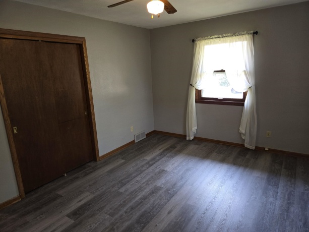 592 Donna, ROCKFORD, Illinois 61107, ,2 Units,For Sale,Donna,202604911